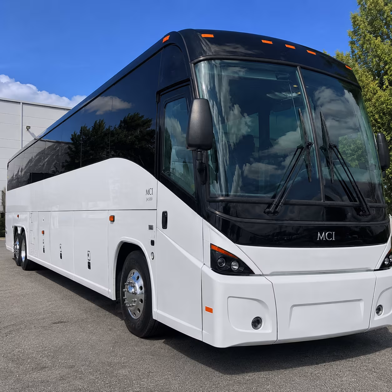 visaliacoachbuscompany com will help you set up agricultural and seasonal workforce transportation